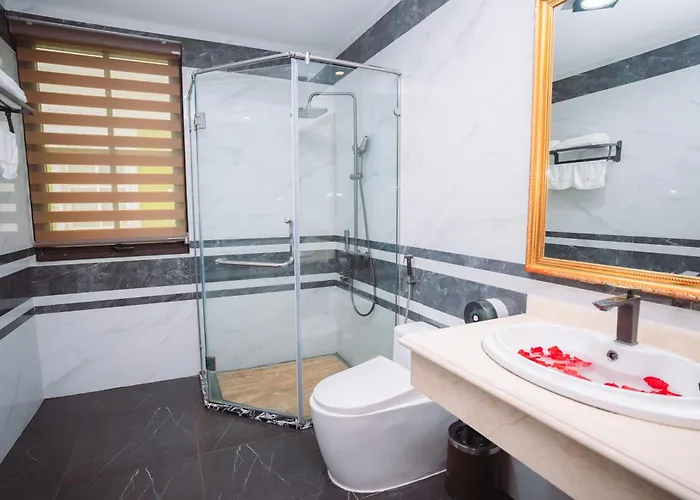 Crystal - 3 Loc Vung Street Ha Long