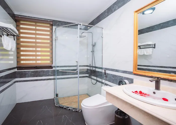 Apartment Crystal - 3 Loc Vung Street *